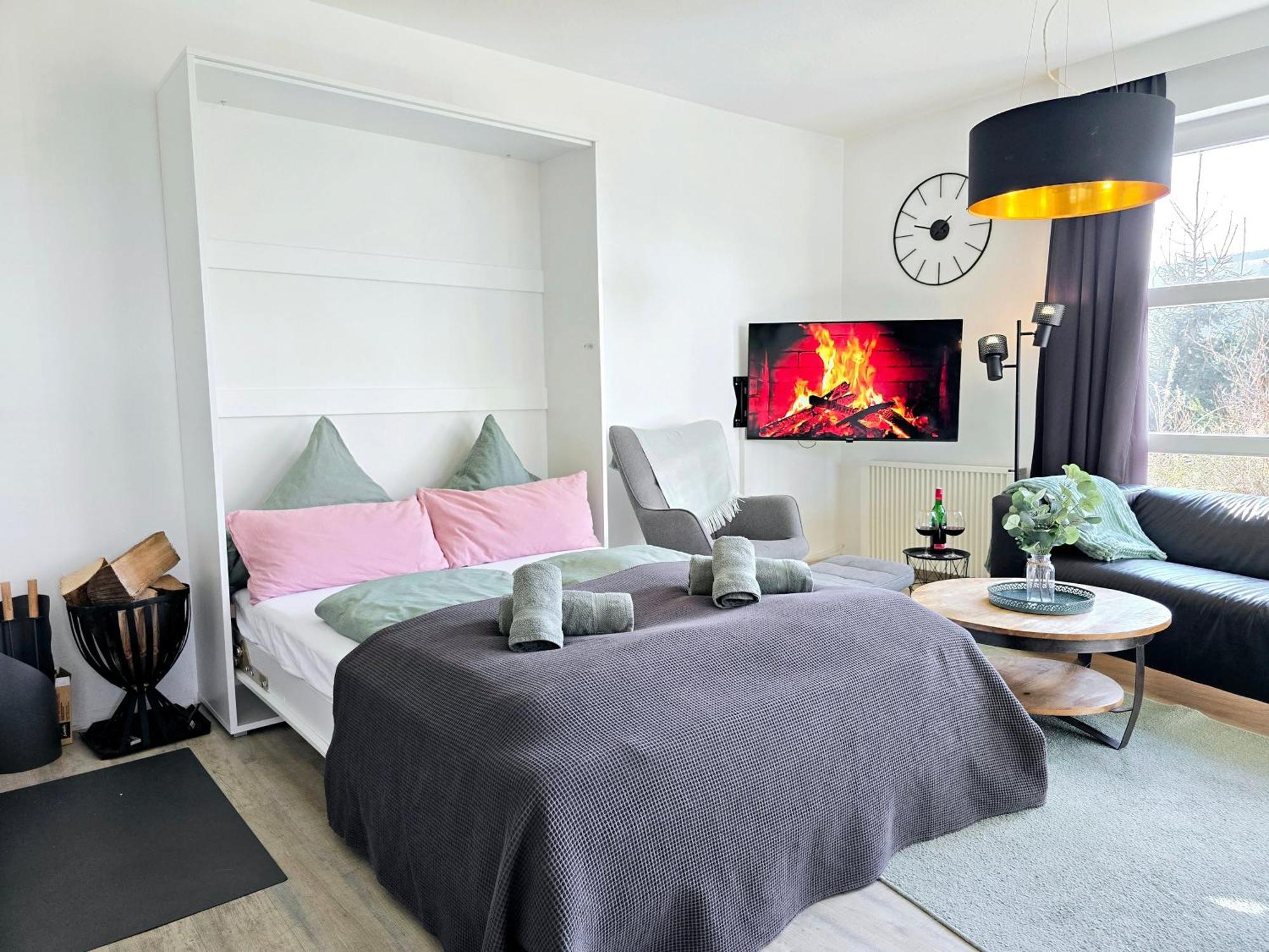 Ferienwohnung Fuchsbau Mit Kamin & Terrasse & Hunde Winterberg Exterior foto